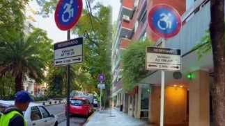 'Fin a la farsa': la decisión del gobierno con los espacios de estacionamiento especiales