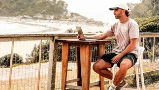 VIDEO | Argentino creó LinkedIn premium para conseguir trabajo remoto y sueldo en dólares