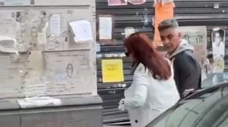 VIDEO | Captaron a Cristina Kirchner fuera de su departamento sin custodia