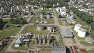 Una vieja refinería abandonada será una moderna planta de biocombustibles para aviones