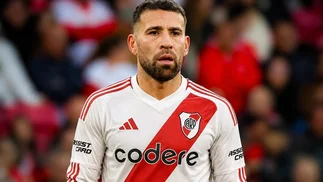 Otamendi ya es de River: el defensor firmó contrato con el club de Núñez antes del Mundial