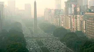 Cuál es el día de la semana con el aire más tóxico y el plan de la Ciudad para revertirlo