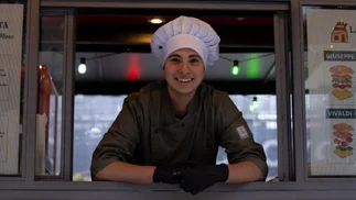 El emprendedor prodigio: con solo 16 años es dueño de 2 locales de comida que son éxito