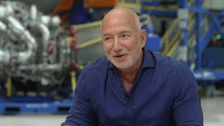 VIDEO: para Jeff Bezos, la IA permitirá que los hogares vivan con un solo sueldo