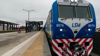 Esto es lo que le hicieron a los vagones del tren San Martín en la renovación integral