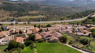 VIDEO | Pueblo europeo ofrece alquiler barato y paga hasta 75.000 euros para emprendedores