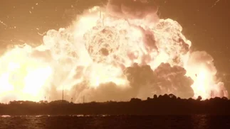 El momento de la impactante explosión del cohete New Glenn de la empresa de Jeff Bezos