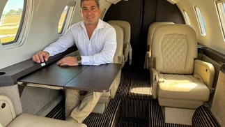 VIDEO | Argentino compró una fábrica de aviones abandonada y está produciendo algo inédito