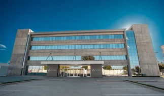 Galeno inaugura nuevo sanatorio de alta complejidad en la Patagonia