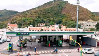 YPF inauguró su primera estación de servicio low cost: cómo funciona el nuevo formato