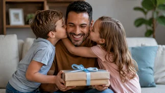 Qué puedo regalar el Día del Padre: opciones desde chocolates hasta celulares y escapadas