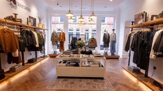 Barbour regresa a la Argentina: qué otras marcas volvieron al país en los últimos meses