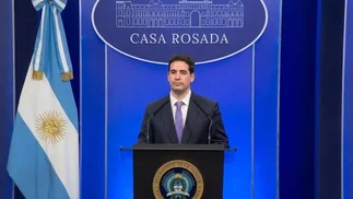 El vocero Adrián Ravier admitió que el dólar podría llegar a $1.800 antes de fin de año