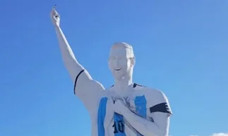 Locura por Lionel Messi: inauguraron una impresionante estatua en la Patagonia