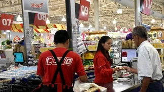 Cuánto cobra un cajero de Coto y Carrefour en agosto 2026