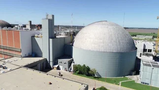 Empresas privadas controlarán el 45% de la energía nuclear en Argentina