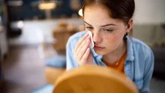 El riesgo de que tus hijas usen maquillaje y cosméticos para cuidar la piel desde chicas