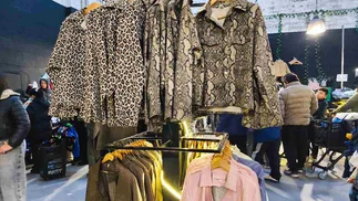 Abrió un nuevo 'mini shopping' en Burzaco y tiene camperas 3 en 1 a $42.000