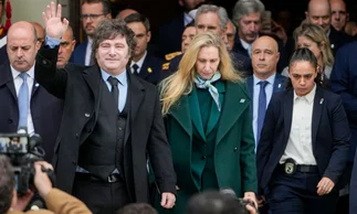Javier Milei encabezó la primera reunión de Gabinete con Santilli presente