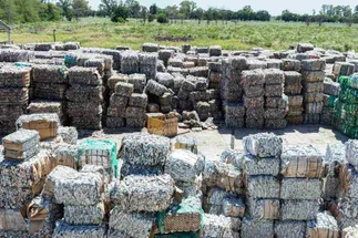 La Plata: cooperativas de recicladores alertan por el futuro de la bolsa verde y empleos