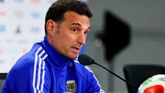 El video del abrazo de Lionel Scaloni con su esposa tras la clasificación a la final