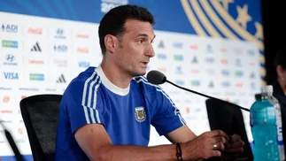 Scaloni habló tras el regreso del Mundial y respondió sobre Malvinas y su continuidad