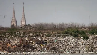 Luján cerró el mayor basural a cielo abierto del país, pero deja una amenaza bajo tierra
