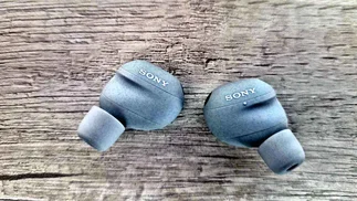 Review de los Sony WF-1000XM6, auriculares para bajarle el volumen a la ciudad