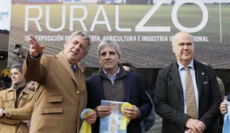 Luis Caputo visitó La Rural para hablar de retenciones con referentes del campo