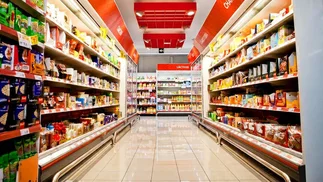 Gigante de los supermercados define su plan en Argentina, tras cierres y rumores de venta