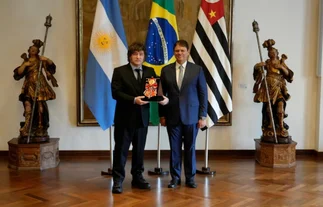 Milei viajó a Brasil para respaldar a Bolsonaro y tensó la relación con Lula