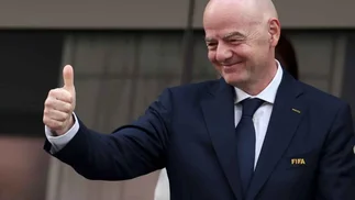 La jugada de Infantino para transformar la FIFA que abrió una disputa con la UEFA