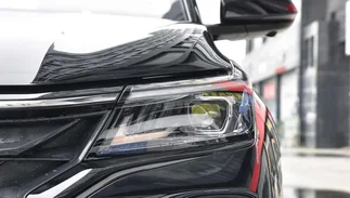Cómo es el auto SUV chino para 7 personas que está entre los más baratos del segmento