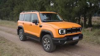 Probamos el SUV chino Baic BJ40 Pro: cómo anda y cuánto sale