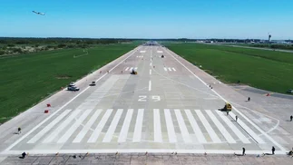 Grupo Eurnekian proyecta un nuevo aeropuerto cerca de Punta del Este y se abre un debate
