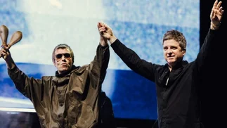 Oasis prepara su nueva gira mundial mientras llega al cine con imágenes inéditas