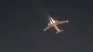 Airbus de Aerolíneas volvió a Ezeiza tras una explosión en el ascenso