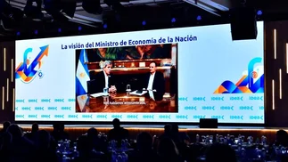 Caputo anticipó una reforma tributaria y explicó la hoja de ruta del Gobierno