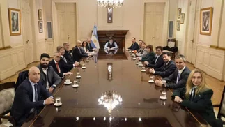 Milei reunió al Gabinete y confirmó que viajará a España por las elecciones anticipadas