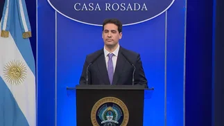 Por qué saltó el riesgo país, según la mirada del Gobierno