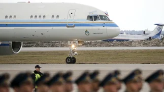 Un ex piloto relató cómo se trasladaban los bolsos en el avión presidencial