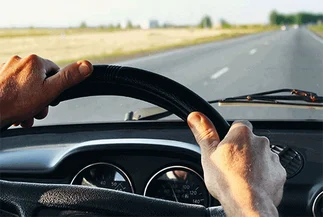 Una E y un rombo: qué significa la señal de tránsito en las rutas