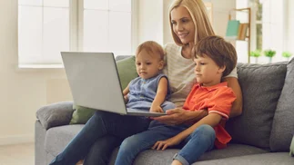 Cuánto cobran las niñeras y cuidadores de adultos en febrero 2026