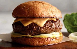 Alerta por SMS fraudulento: la falsa oferta de hamburguesa gratis que roba tu dinero