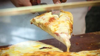 Jugosa suba de sueldo para empleados de pizzerías: cobrarán $...