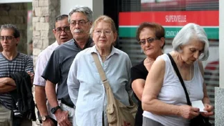 Luis Caputo: 'Está prevista una compensación para los jubilados'
