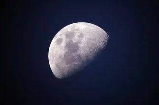 China vuelve a la Luna y quiere tomar muestras de su cara oculta
