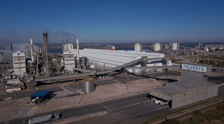 YPF vende su 50% en Profertil a Adecoagro por u$s635 millones