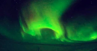 Aurora austral tiñó de verde el cielo de la Antártida Argentina
