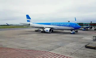 Qué pasará con pasajes de Aerolíneas Argentinas tras DNU de Milei